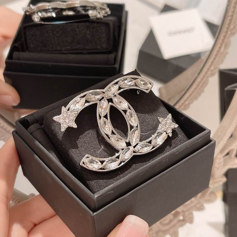 Chanel Brooch 1lyx153